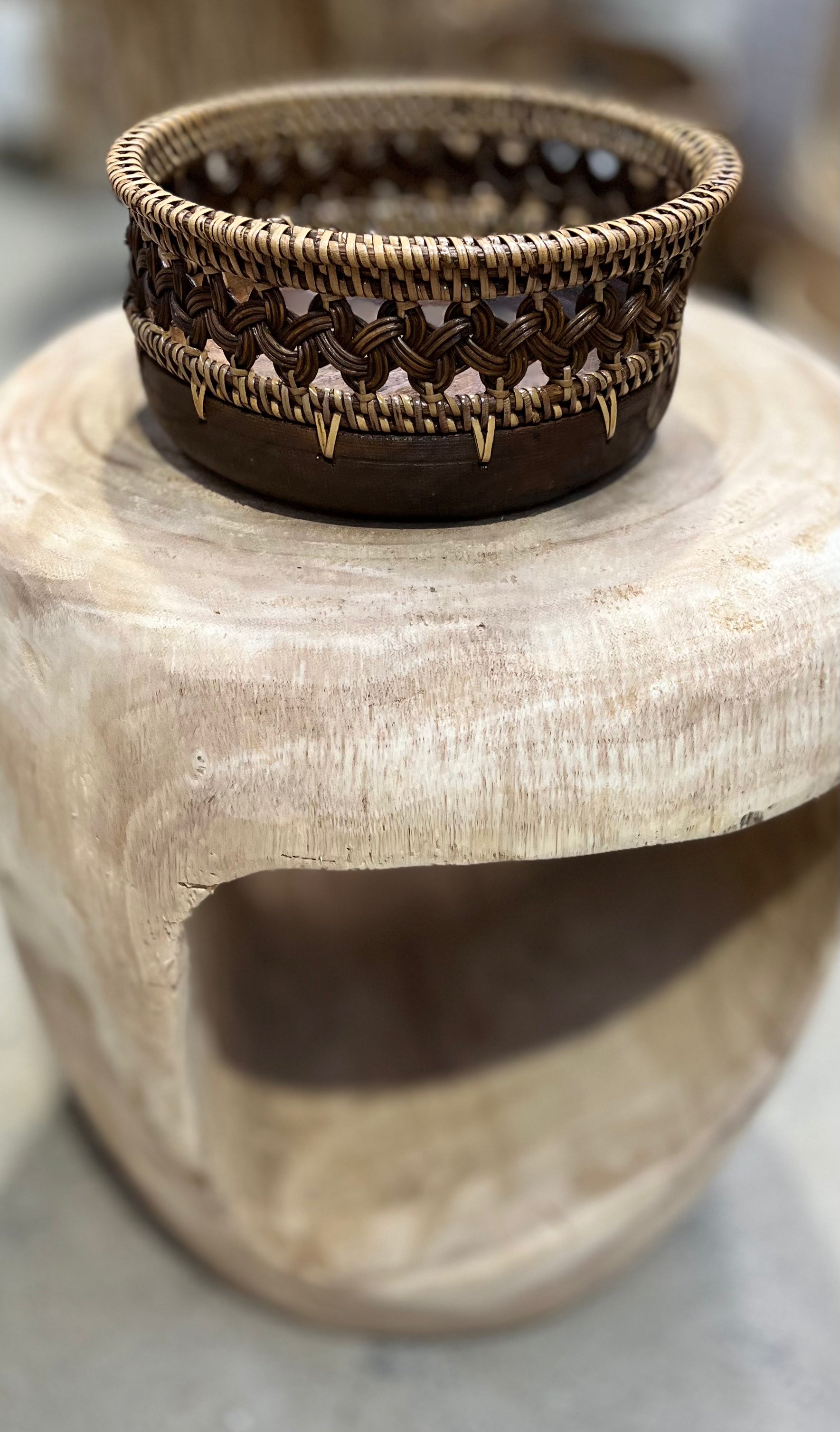 Brown bowl with decorative trim S - Bali Beach Beyond