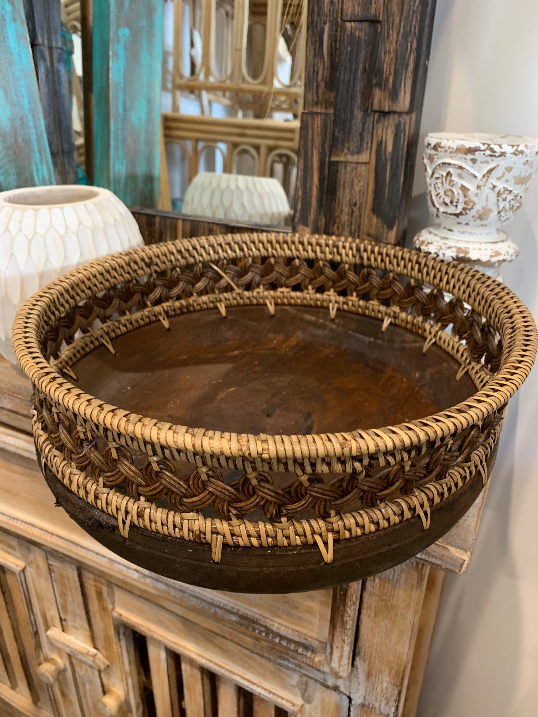 Set 3 brown bowls with decorative trim