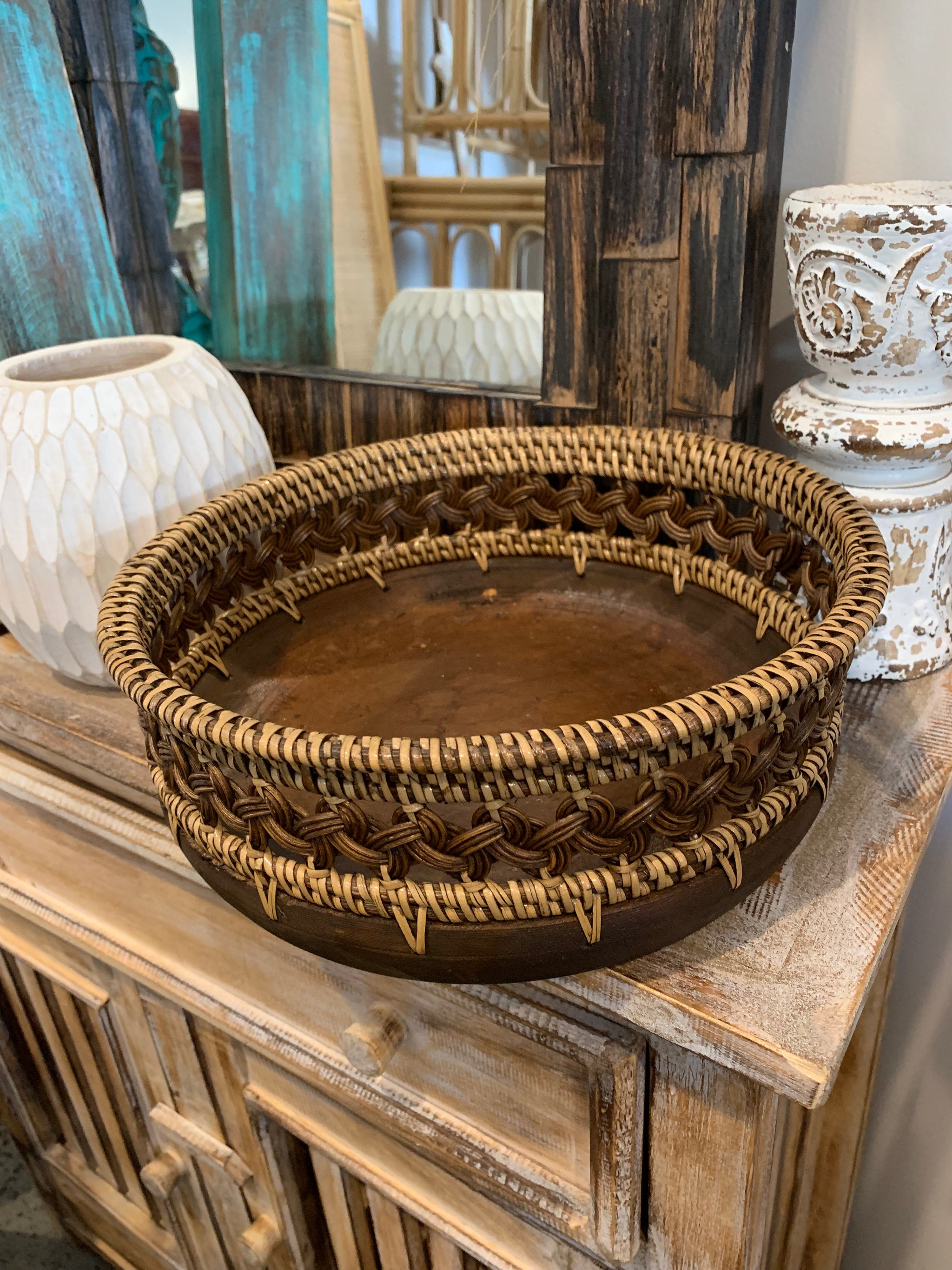 Set 3 brown bowls with decorative trim