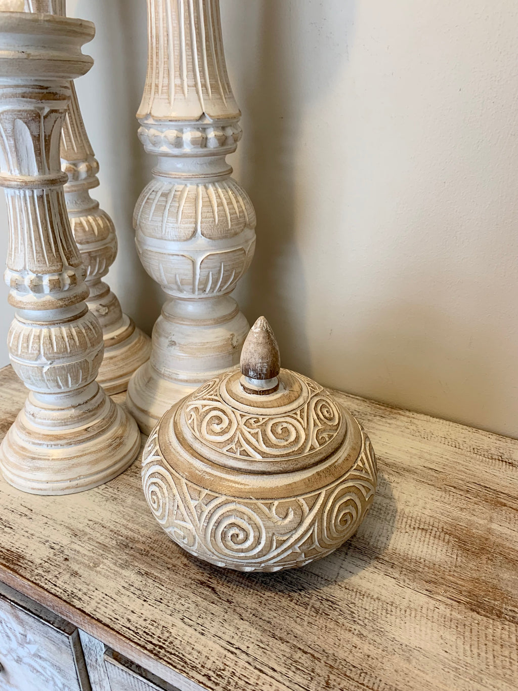 15cm container with lid. Carved swirl pattern white wash - Bali Beach Beyond