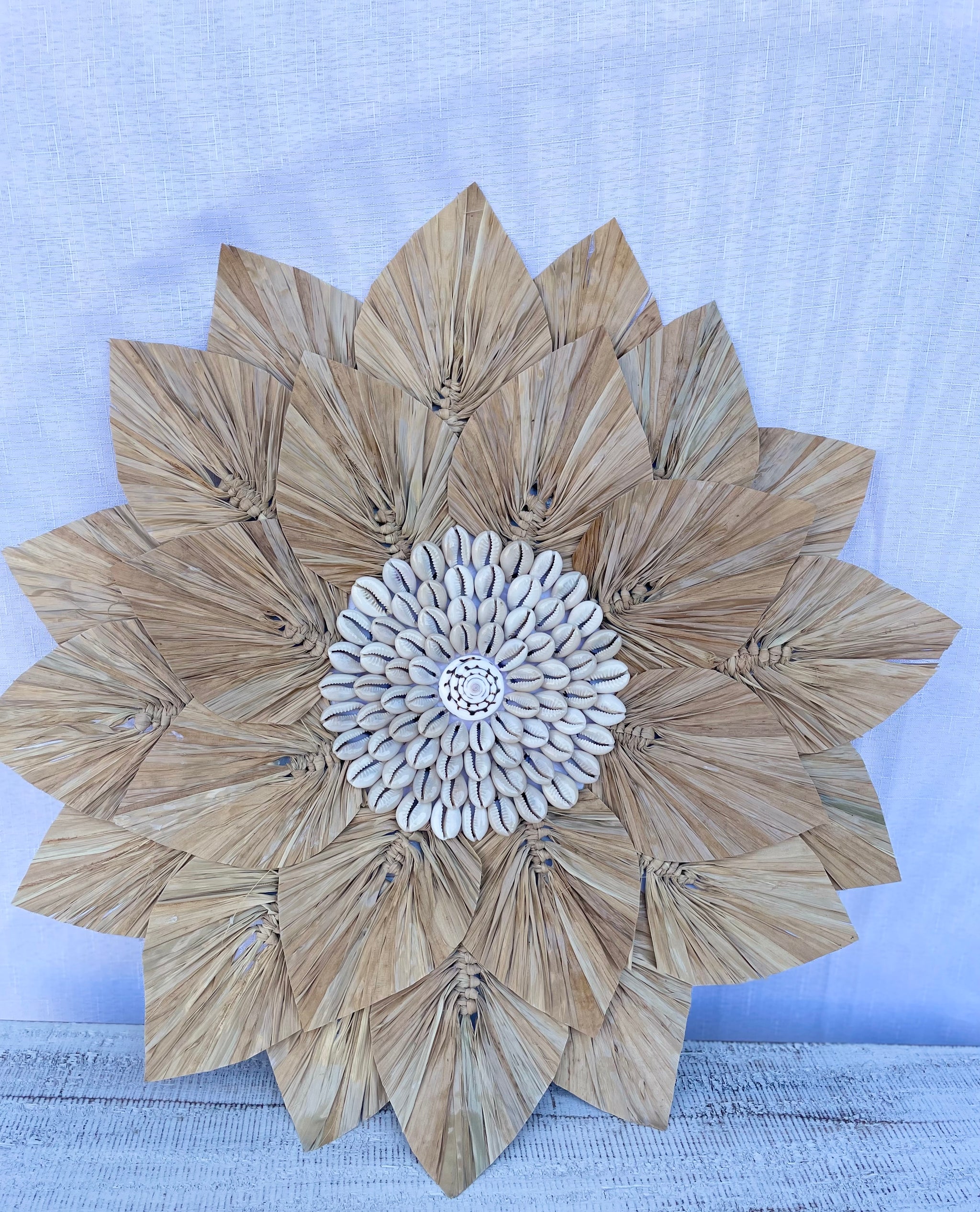 Raffia leaf juju with natural shell centre 45cm M