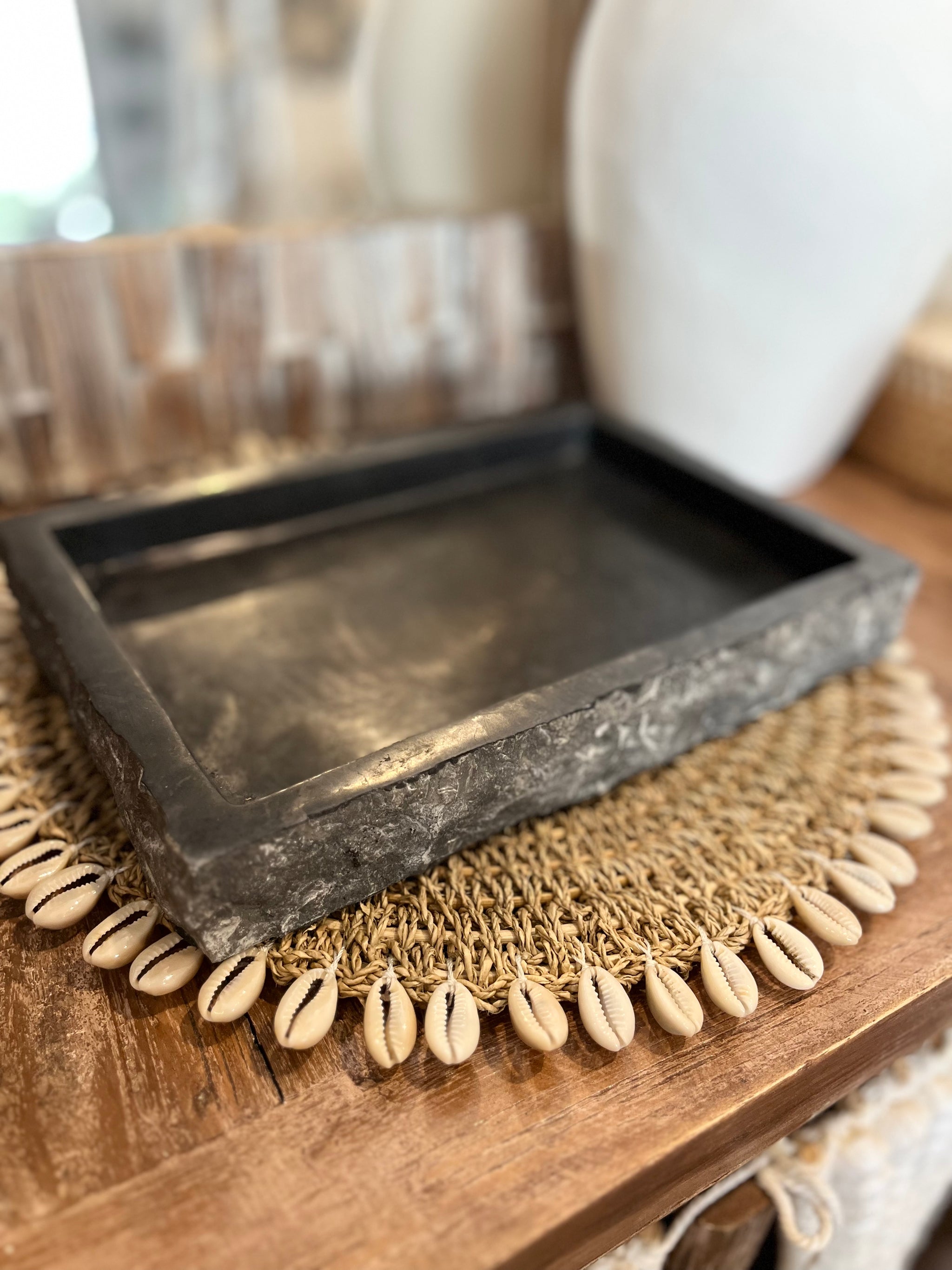 Marble tray with natural edge. Black