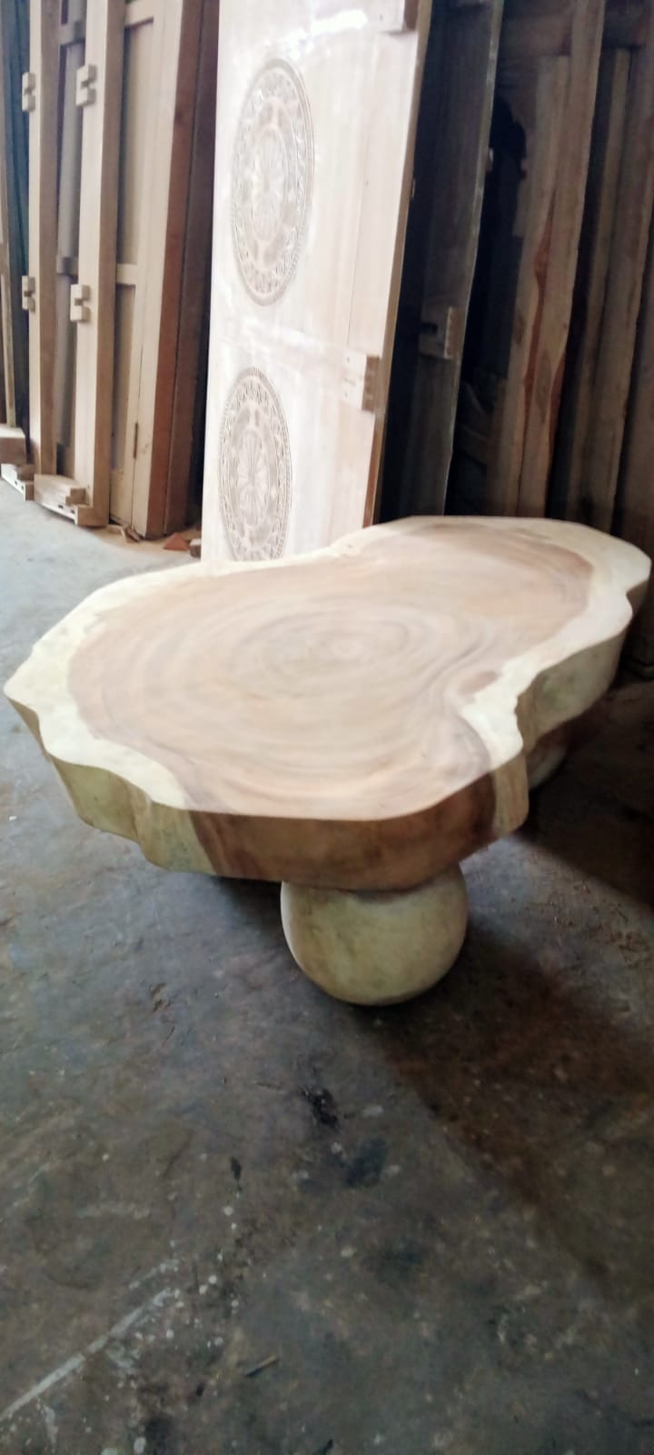 One-of-a-Kind Handcrafted Natural Timber Coffee Table – Bali Artisan Design