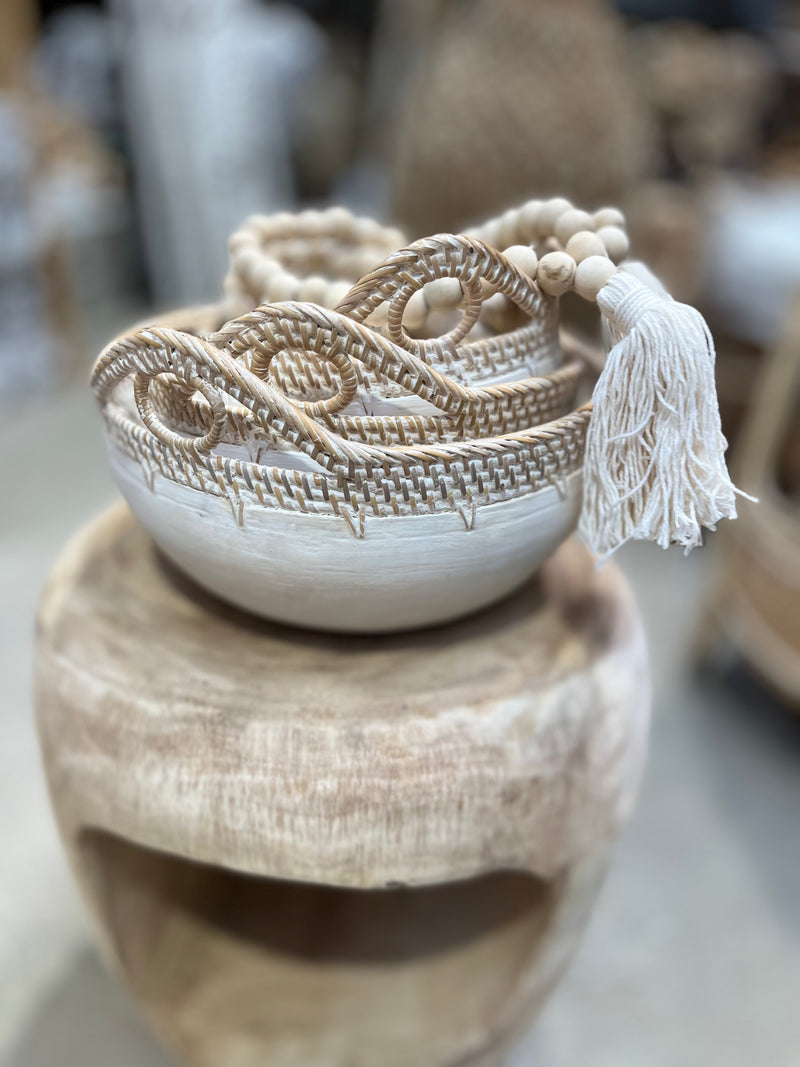 Set 3 white bowls with decorative trim and handles