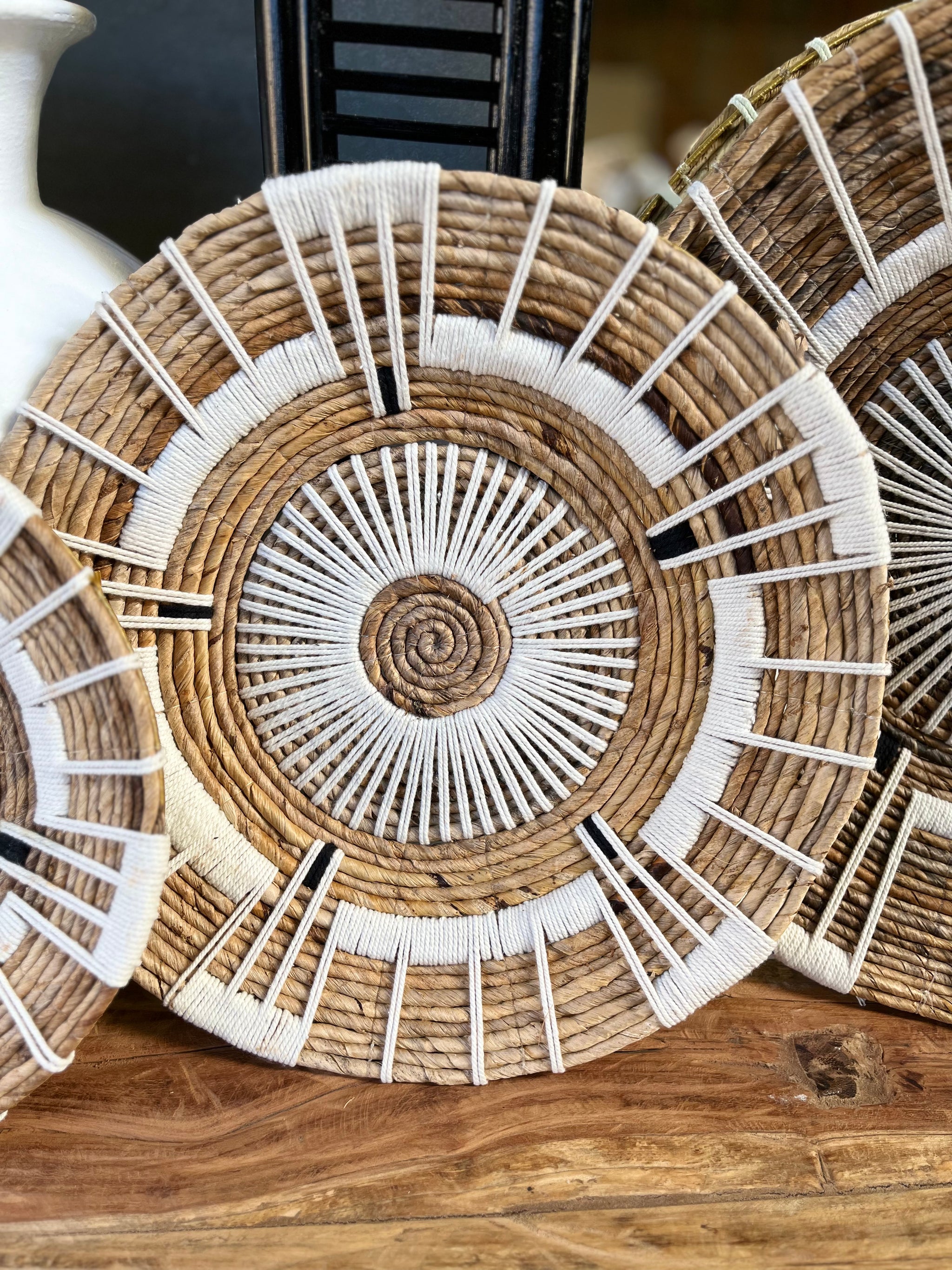 Woven wall platters natural and white. Set of 3