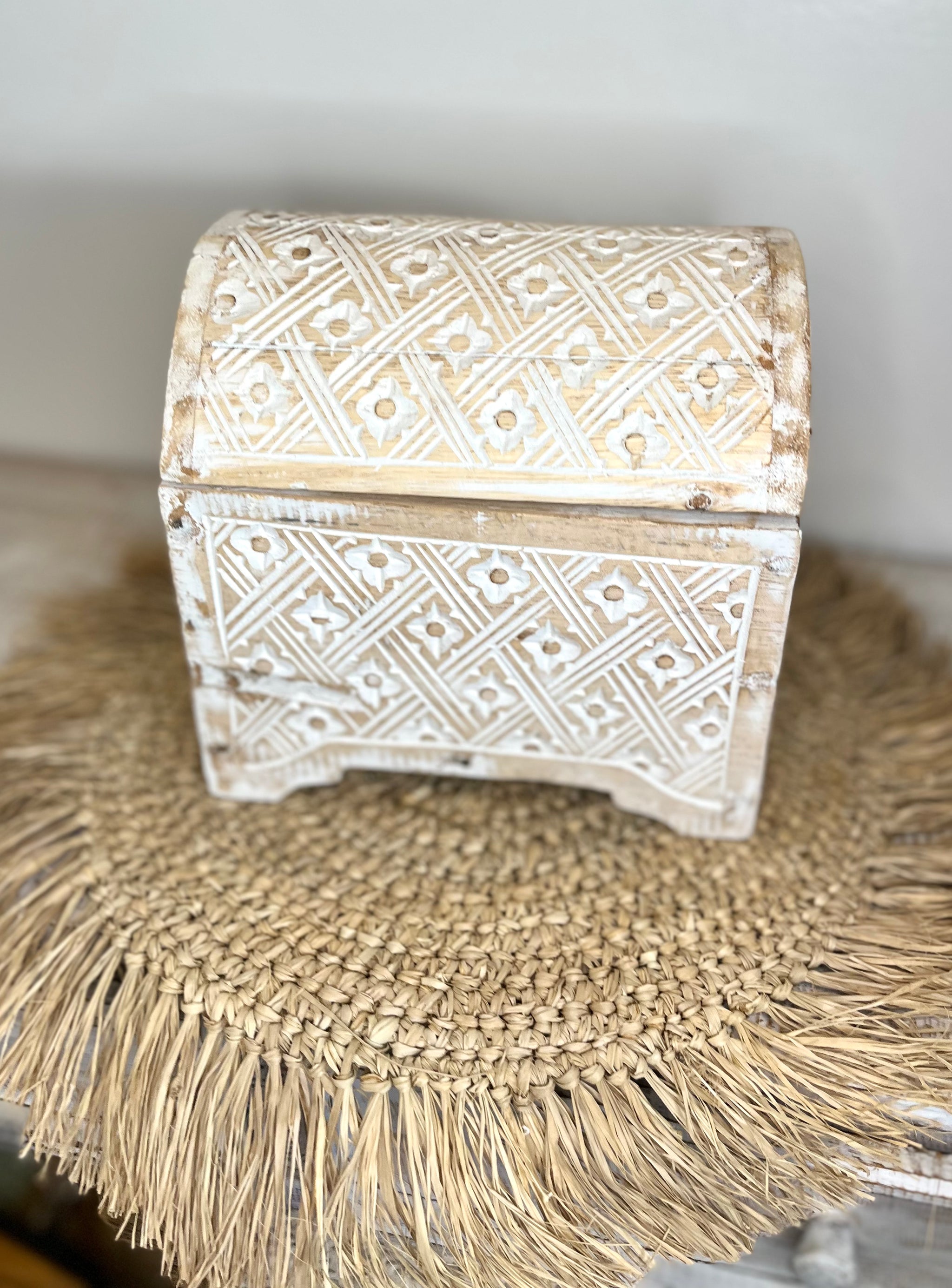 Handcarved white Wash storage box / jewellery box. Curved lid