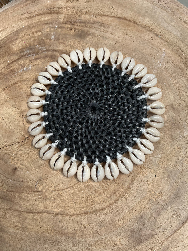 Black rattan Coaster with natural shells