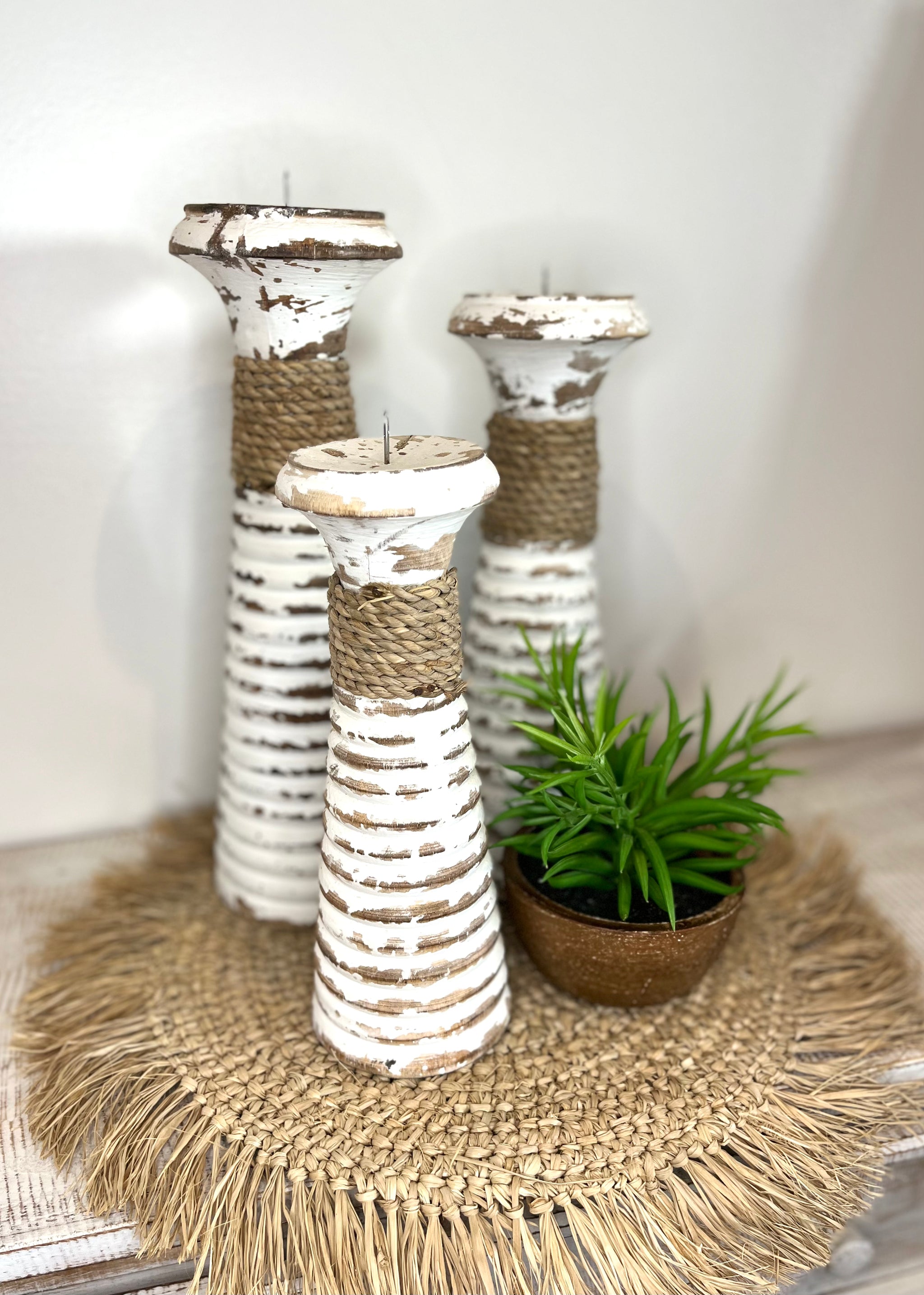 Set 3 timber candlesticks with rope. Rustic white