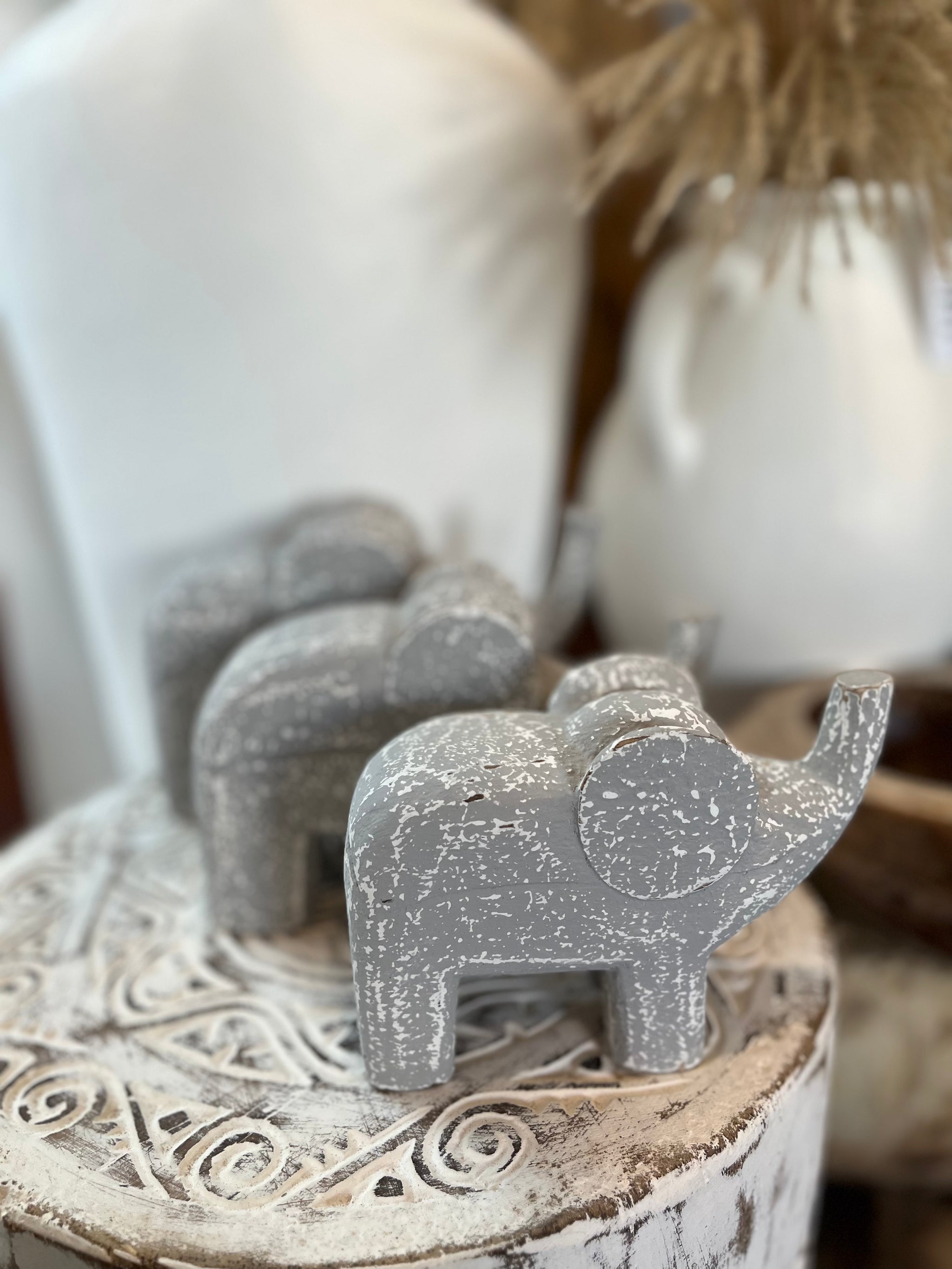 Set 3 timber handcarved elephants - grey.