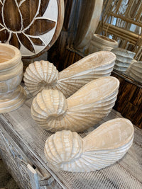 Carved timber shells. Set 3. Natural.