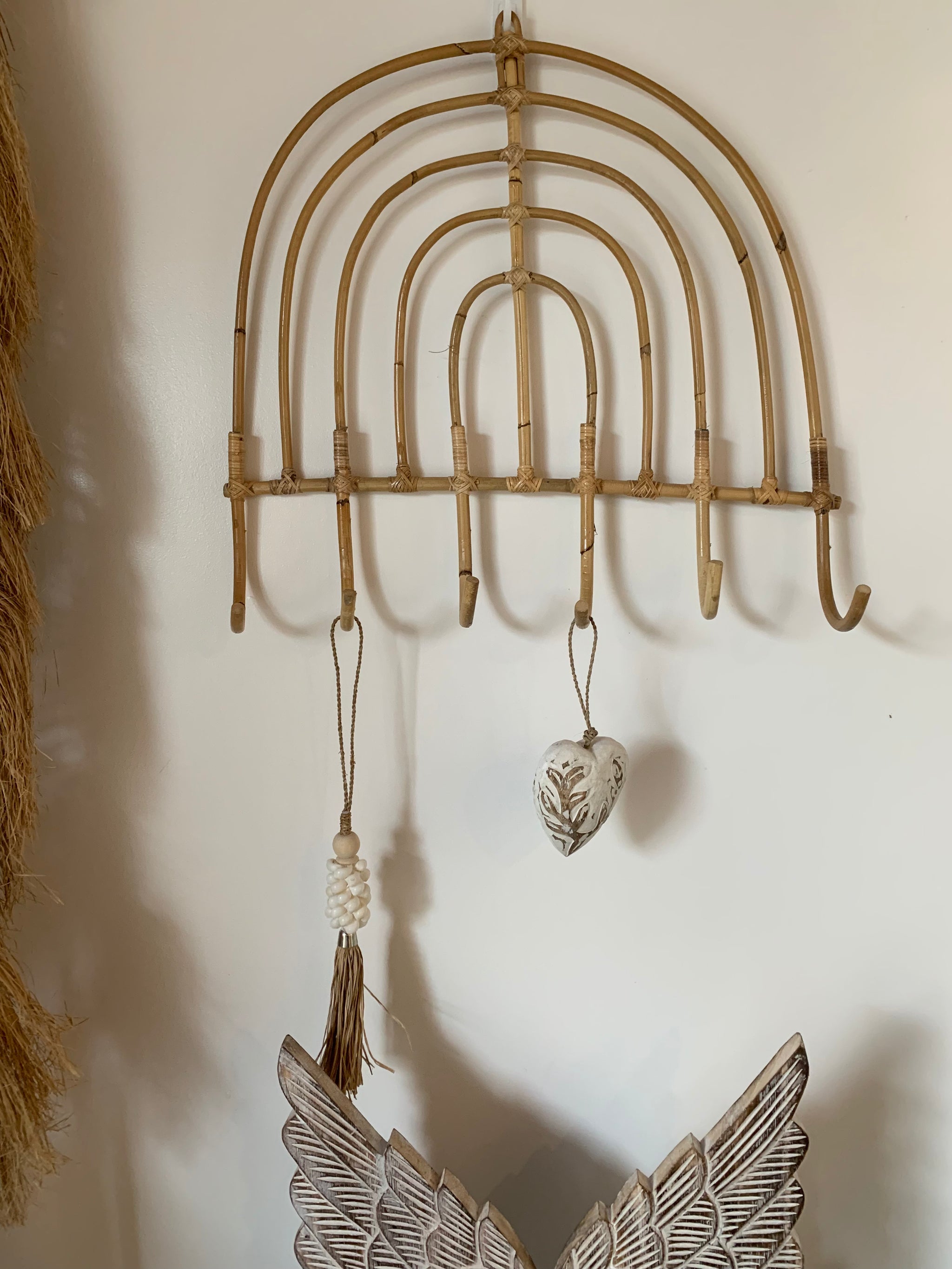 Rainbow rattan hanging hook rack. 6 hooks