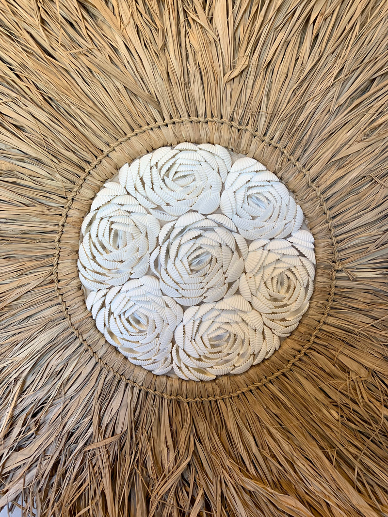 Raffia and shell wall hanging / juju