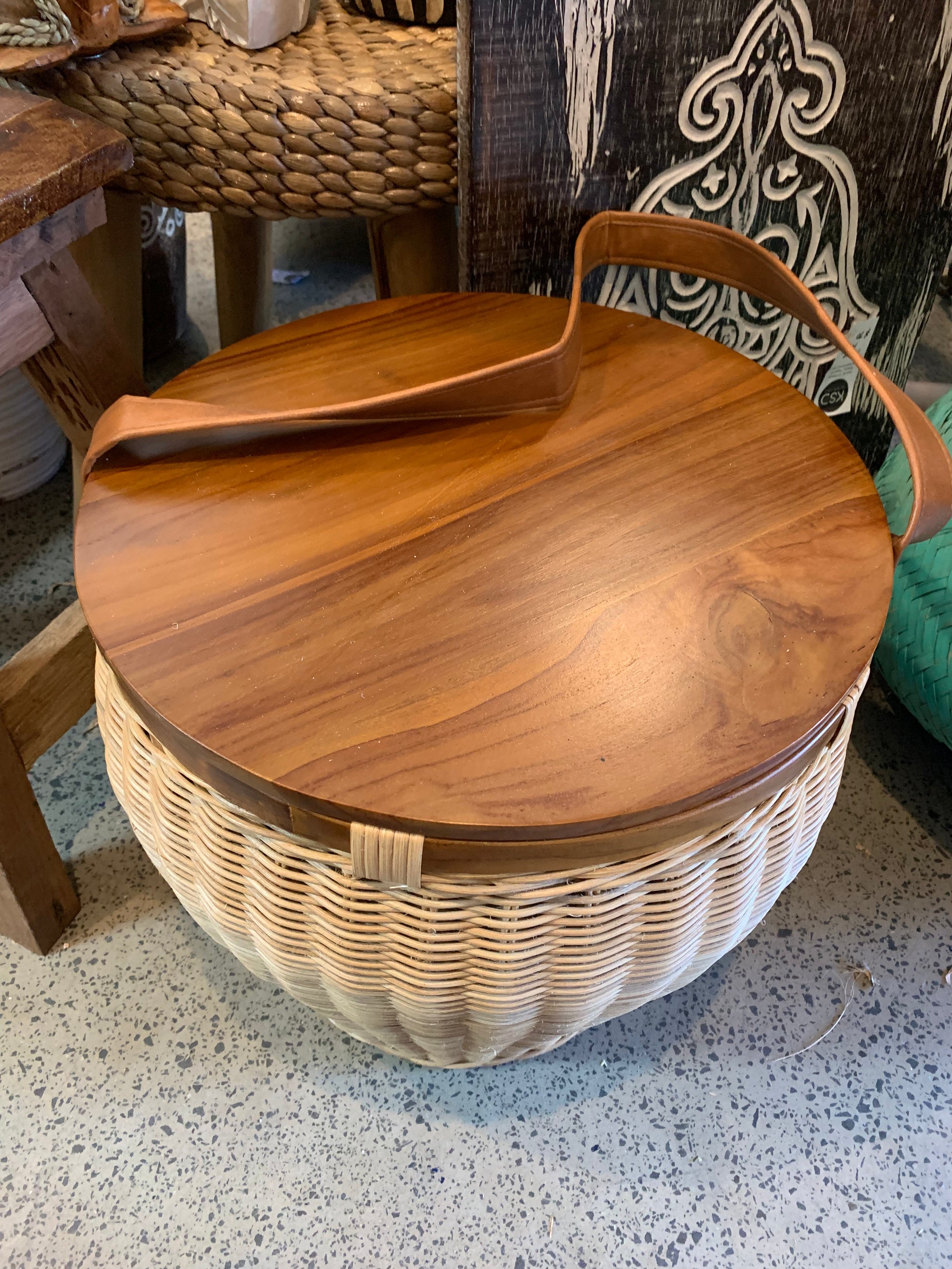 Insulated hamper / picnic basket. Usually $100