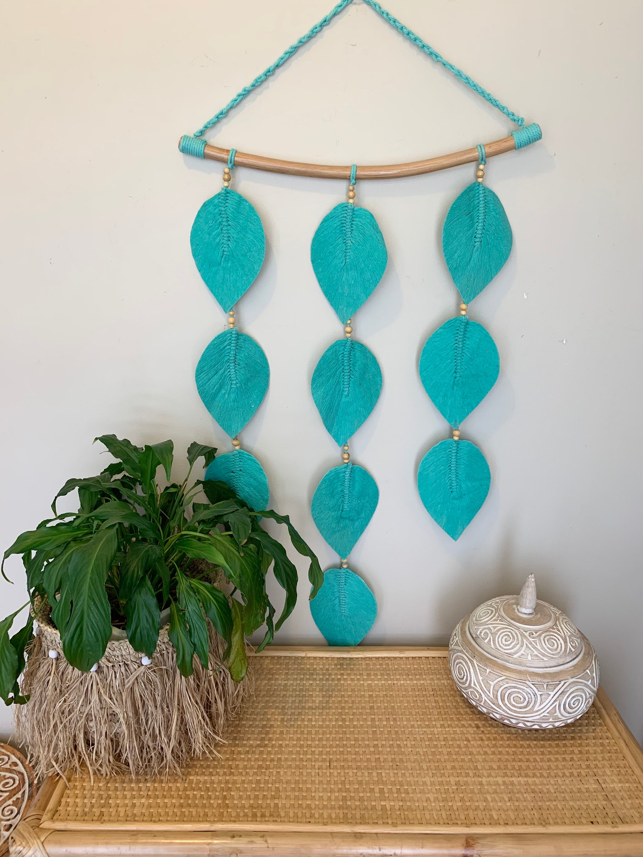 Macrame leaf wall hanging. Turquoise.