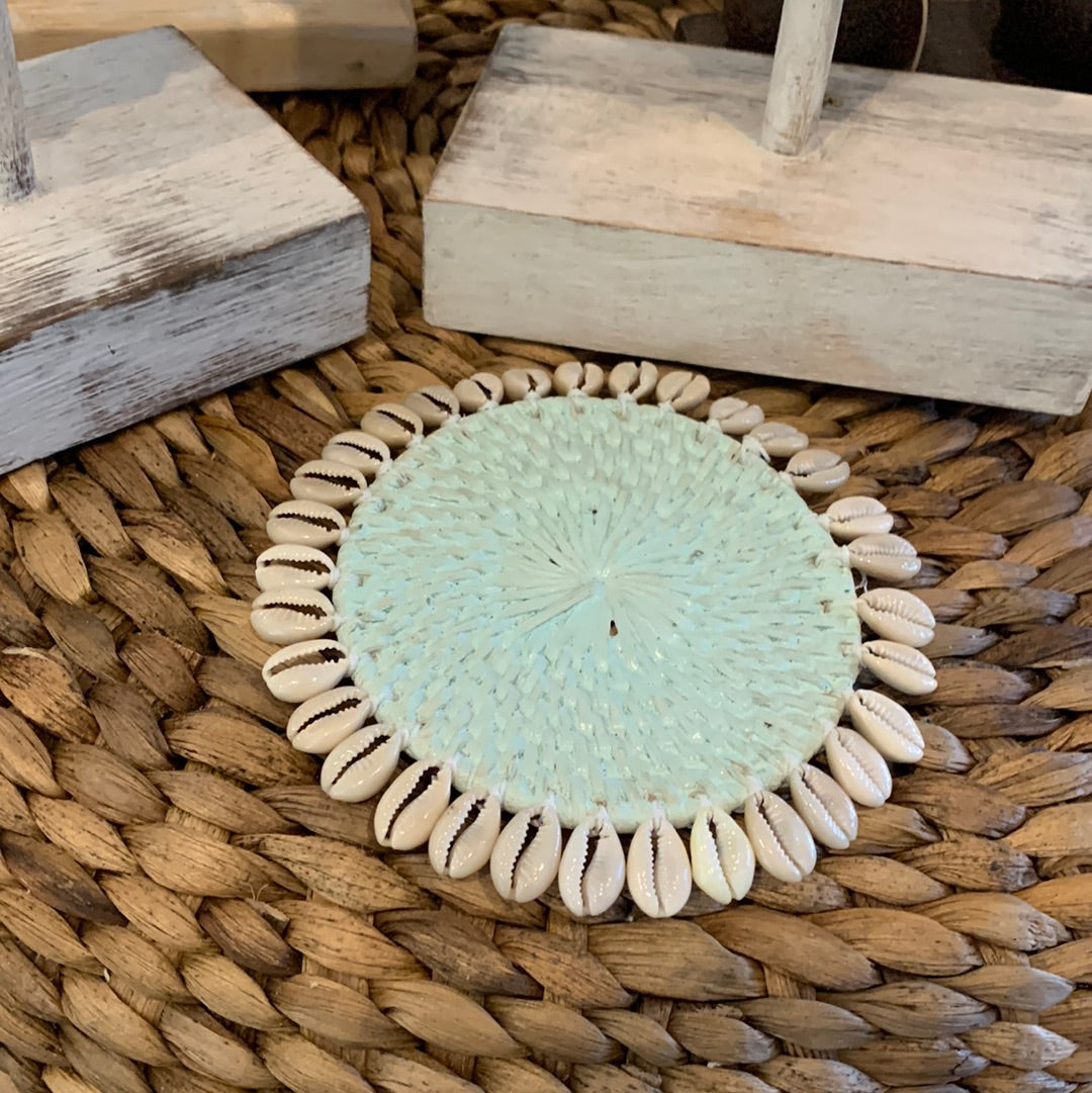 Mint rattan Coaster with natural shells