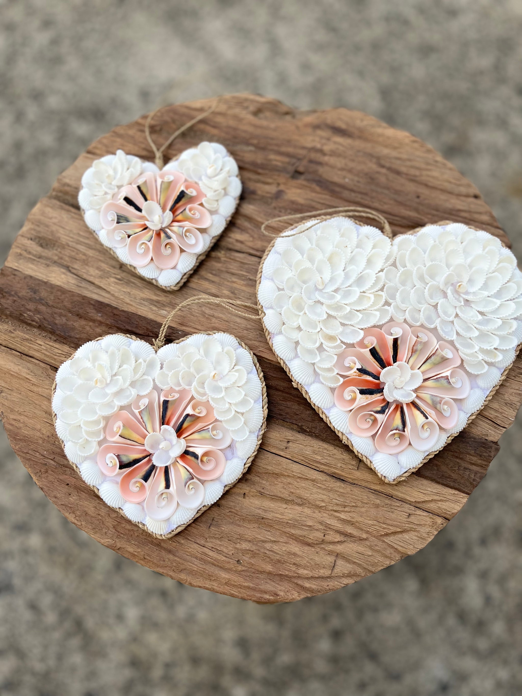 Shell heart with pink shells 18cm L