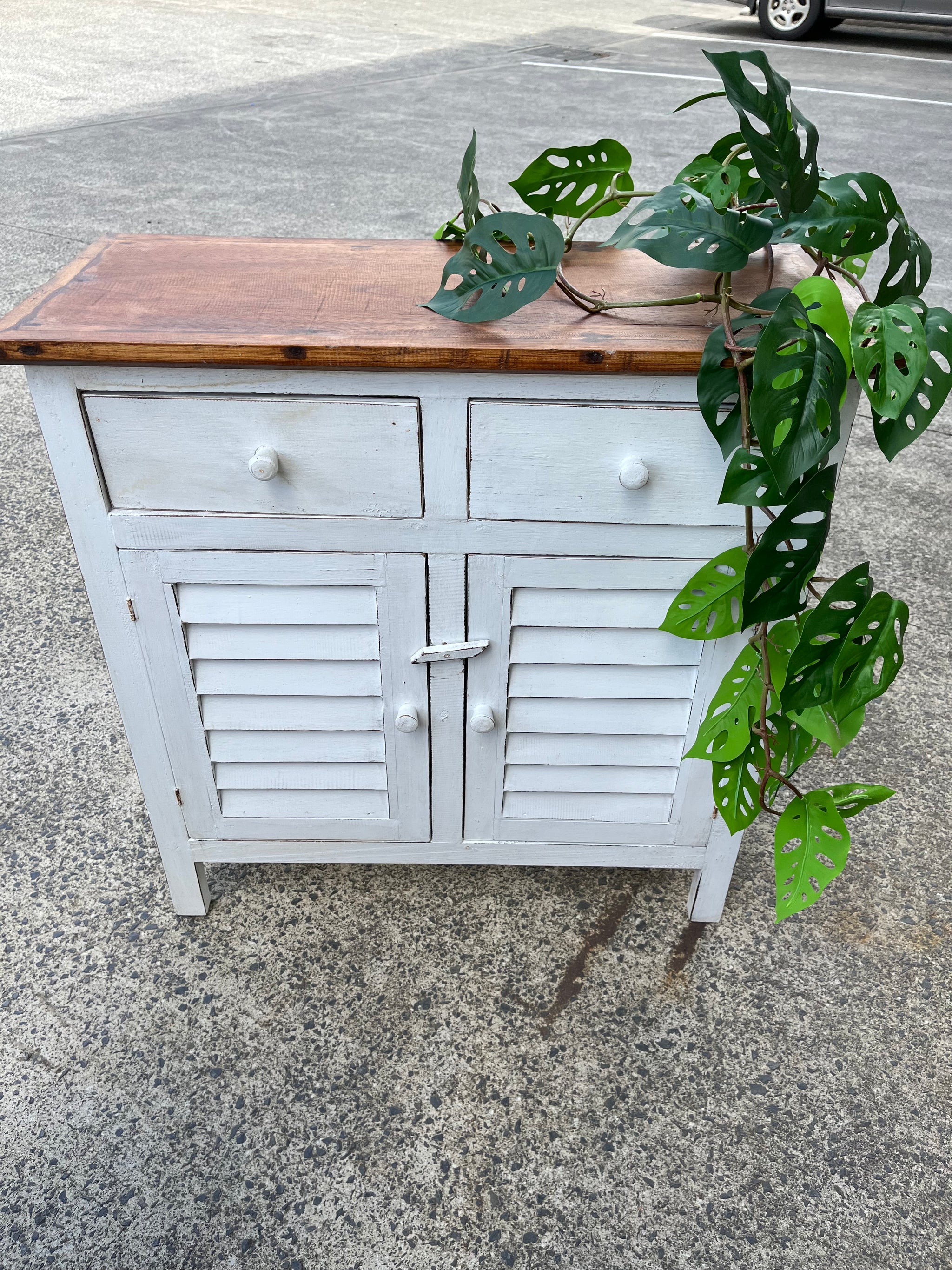 Rustic white cabinet with natural top cabinet / cupboard