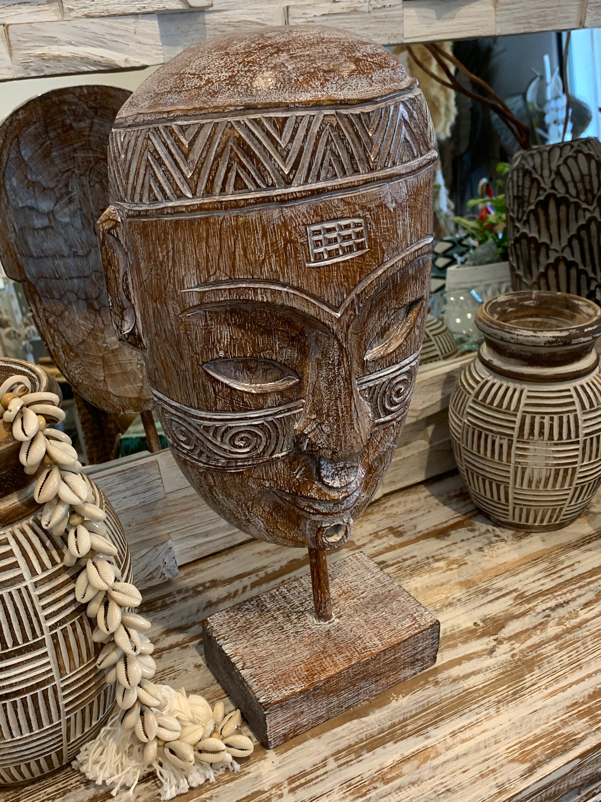 Tribal mask on stand M