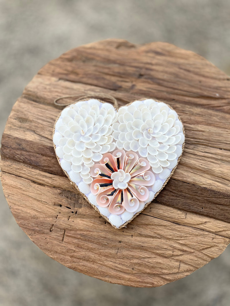 Shell heart with pink shells 18cm L