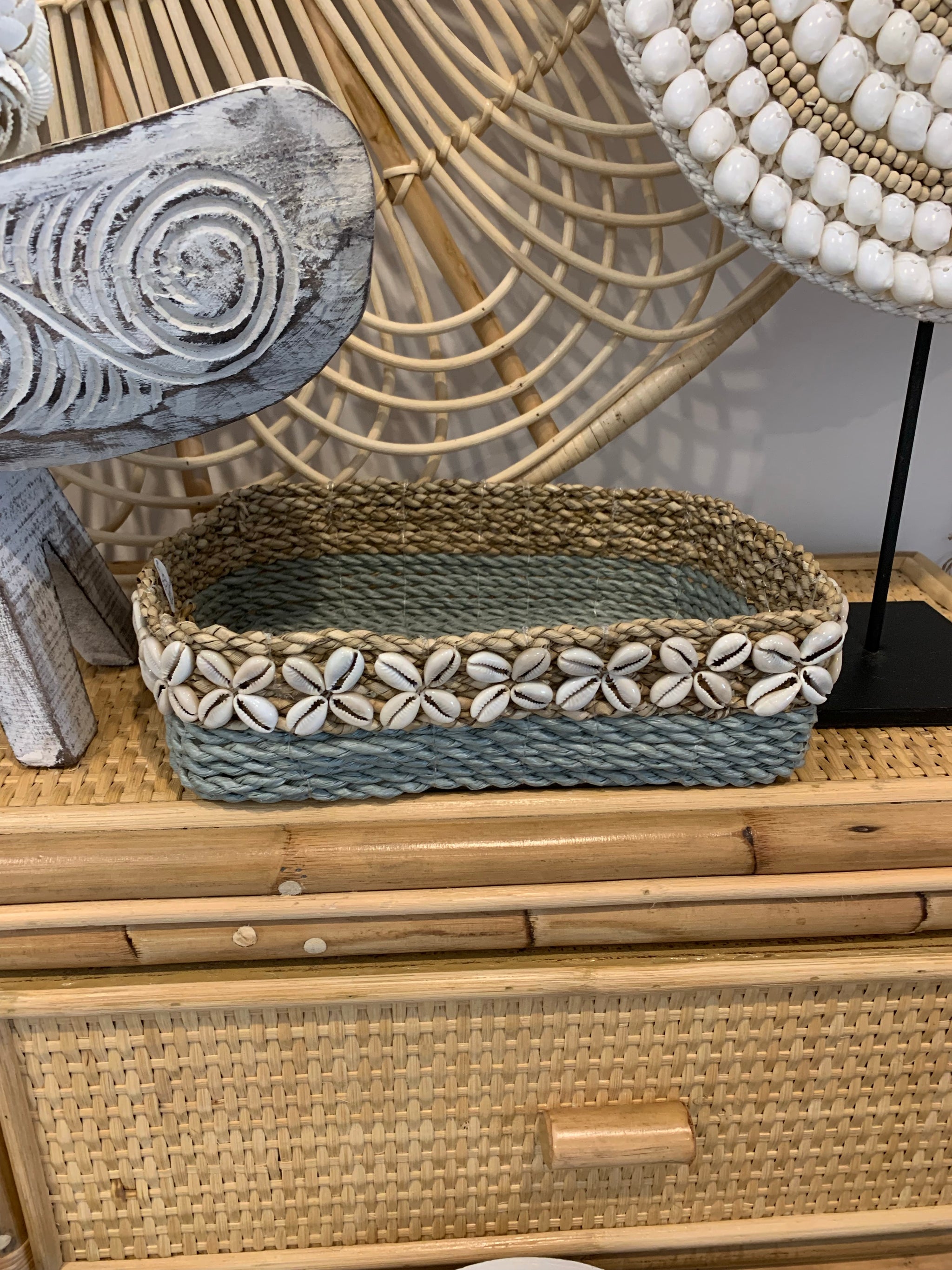 Woven basket / tray with shell detail