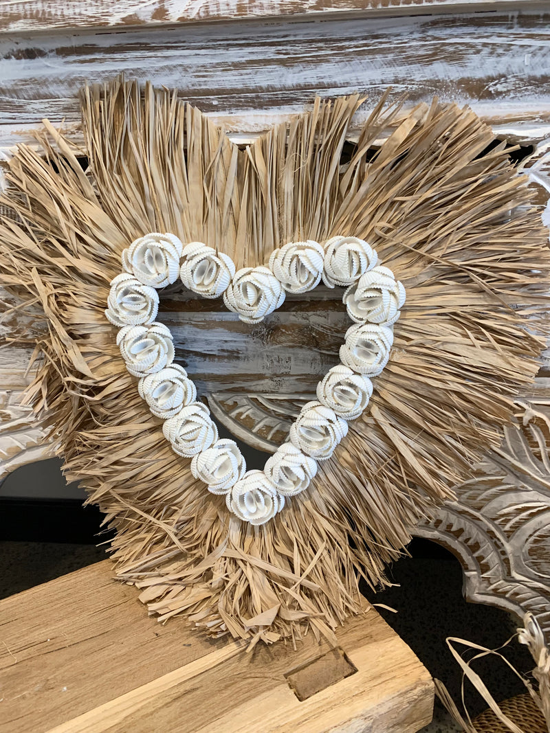 Raffia and shell heart L