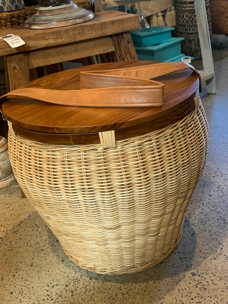 Insulated hamper / picnic basket. Usually $100