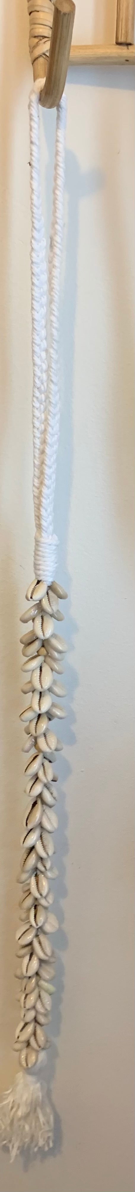 Shell cluster and macrame long decoration