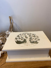 Carved white box tree of life with hinged lid. Jewellery / storage. Medium. 19cm