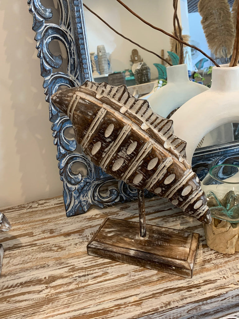 Shell Out Timber Carved timber shell on stand. Brown. Large – Bali Beach Beyond