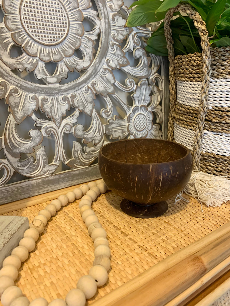 Coconut bowl with base.