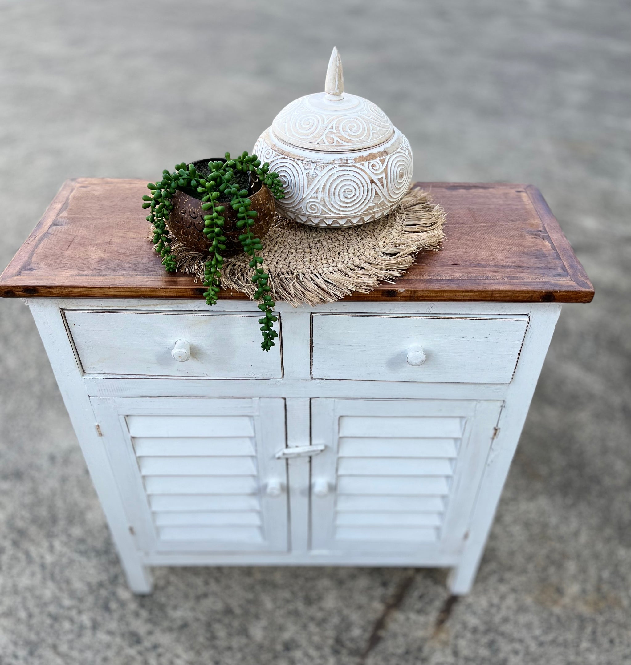 Rustic white cabinet with natural top cabinet / cupboard