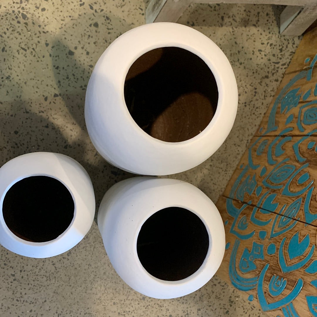 Set of 3 white terracotta vases