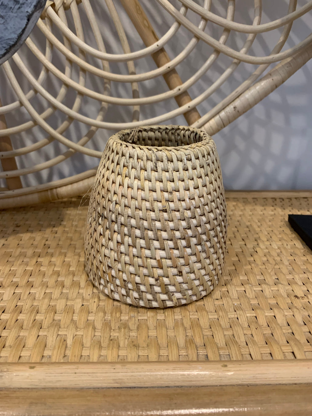 Small basket / pen holder. Natural