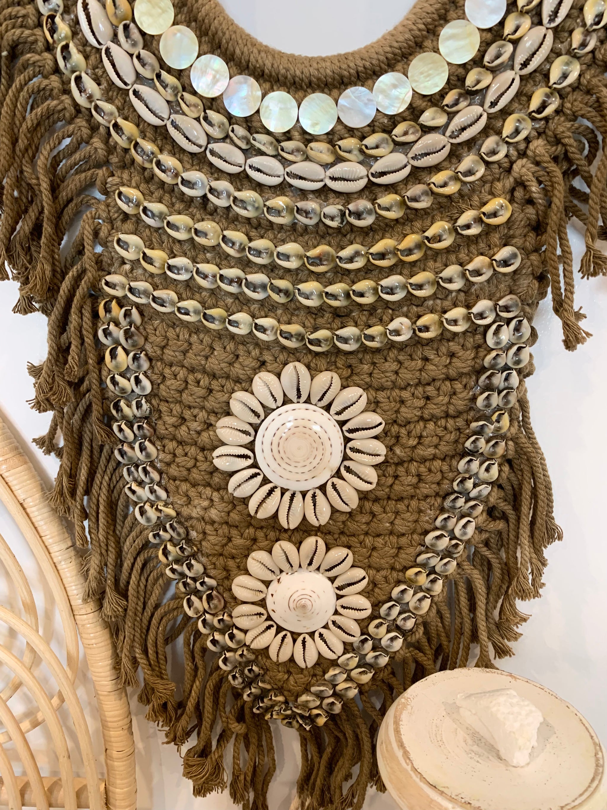 Wall hanging / decorative hanging with shells