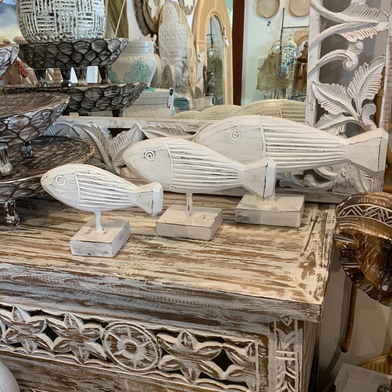 Clearance. Fish on stand set 3. Style 3. White. Usually $60