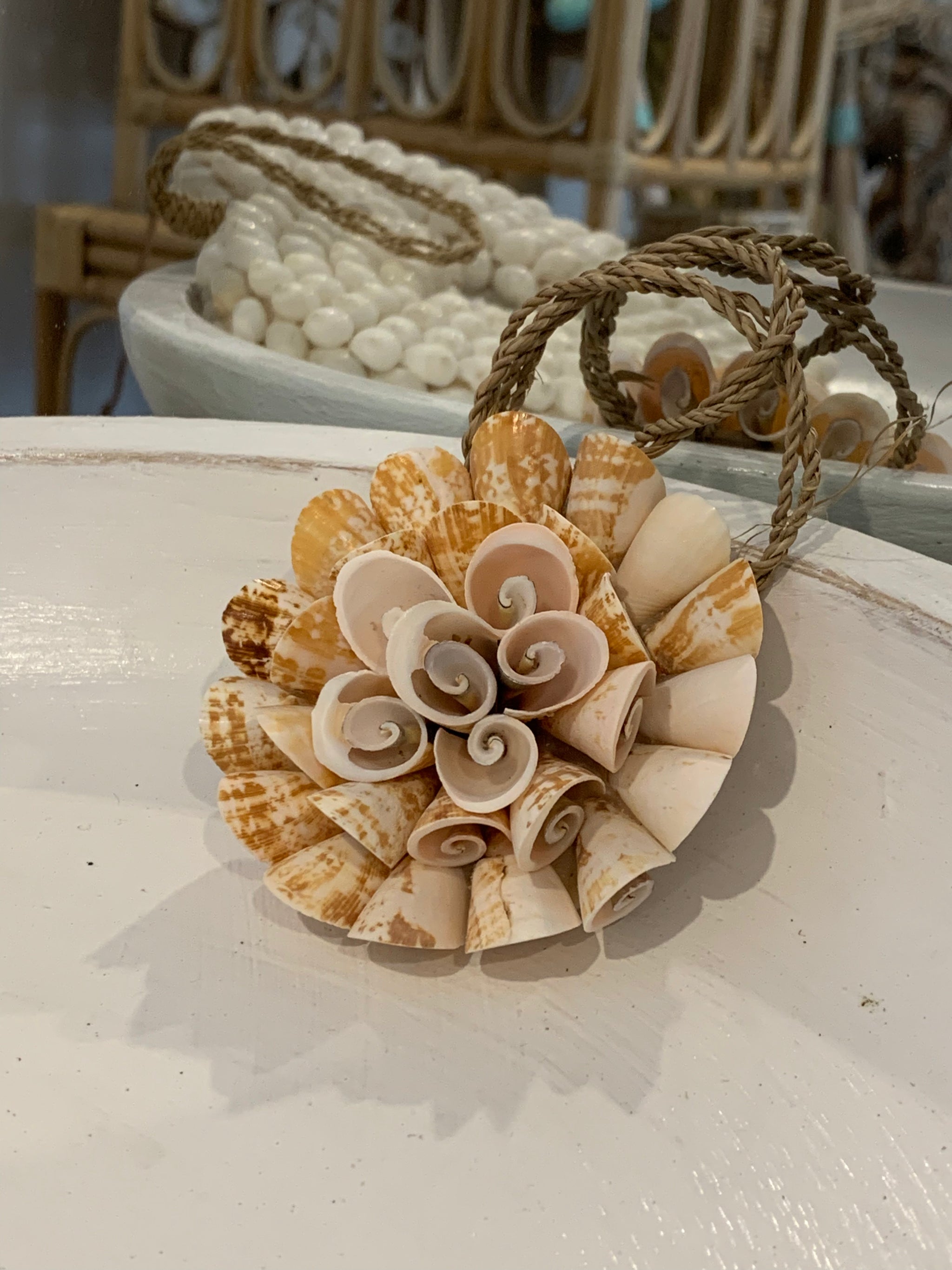 Pink decorative shell decoration. 8cm