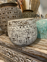 Rustic white decorative pot. XL