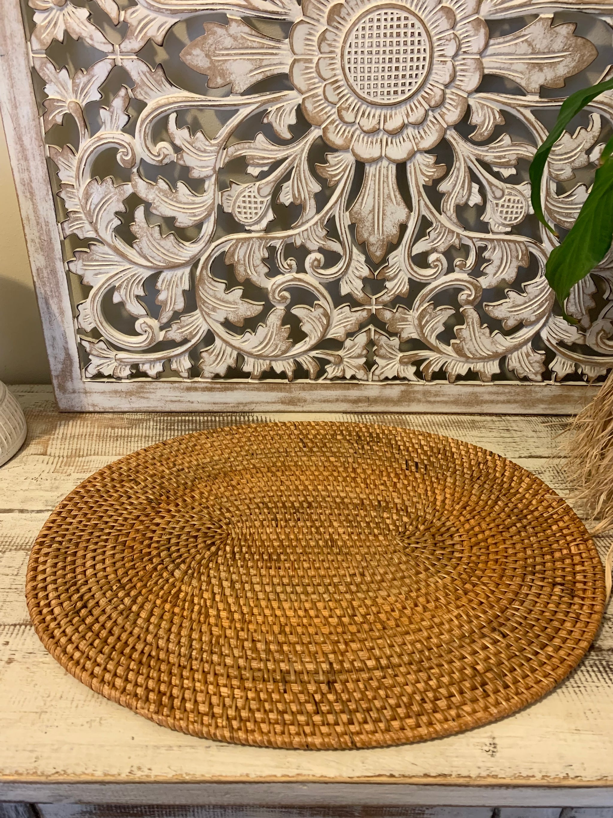 Woven oval natural placemat