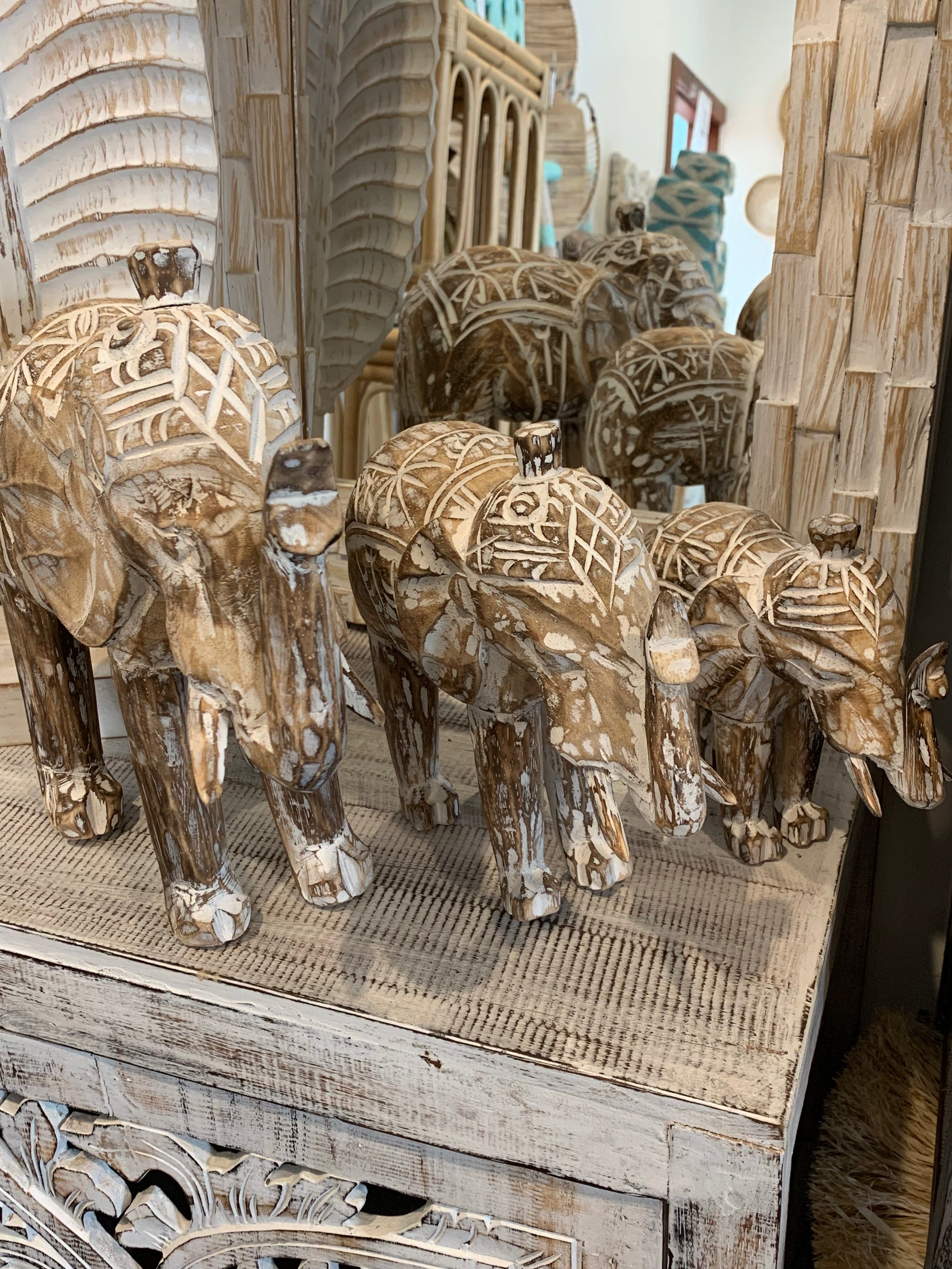 Set 3 timber handcarved elephants brown.