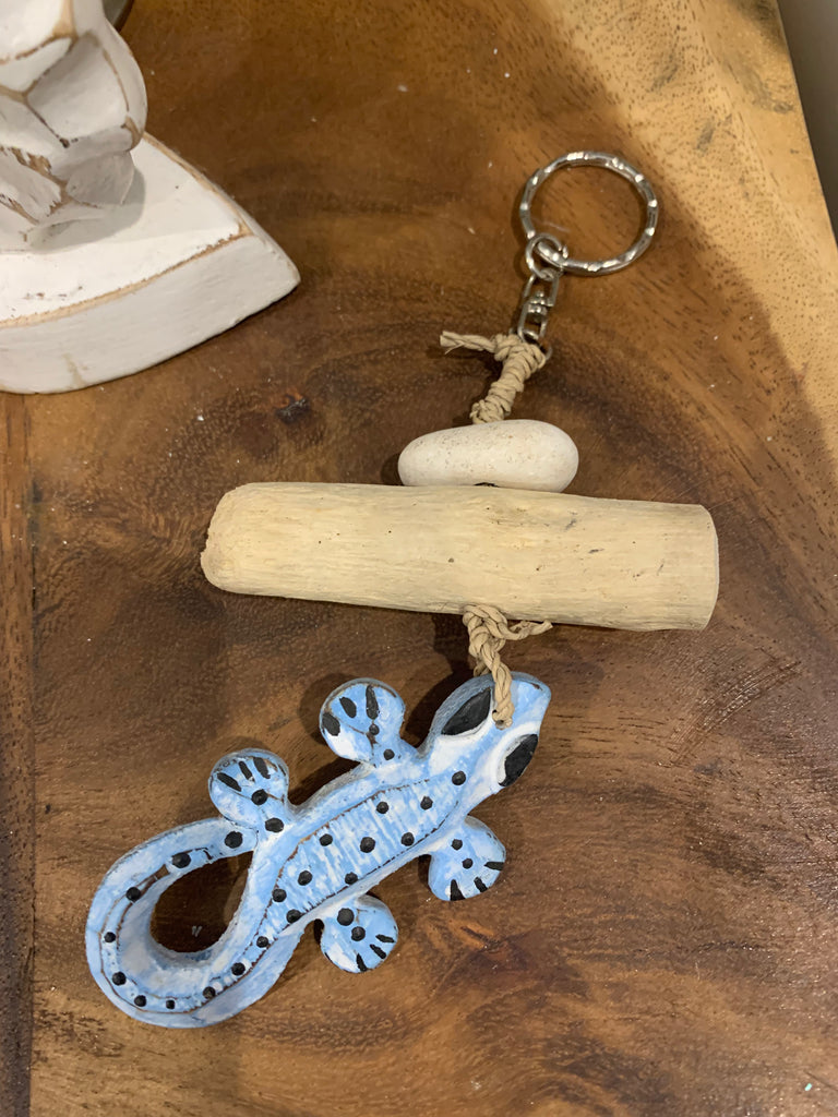 Bali Key Ring Timber lizard keyring. Blue – Bali Beach Beyond