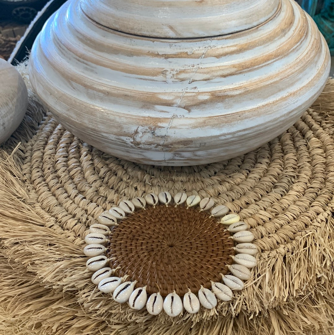 Brown rattan Coaster with natural shells