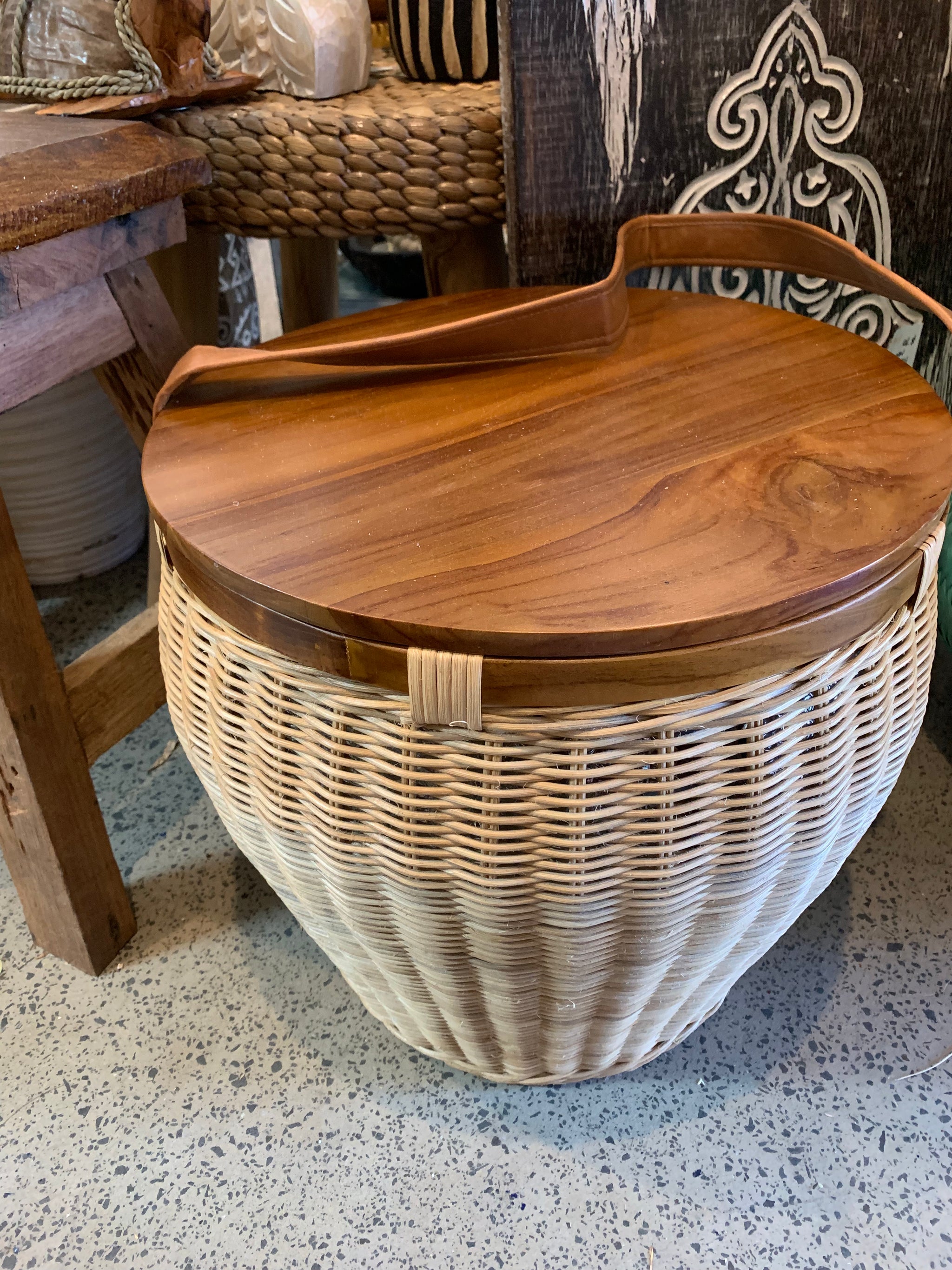 Insulated hamper / picnic basket. Usually $100