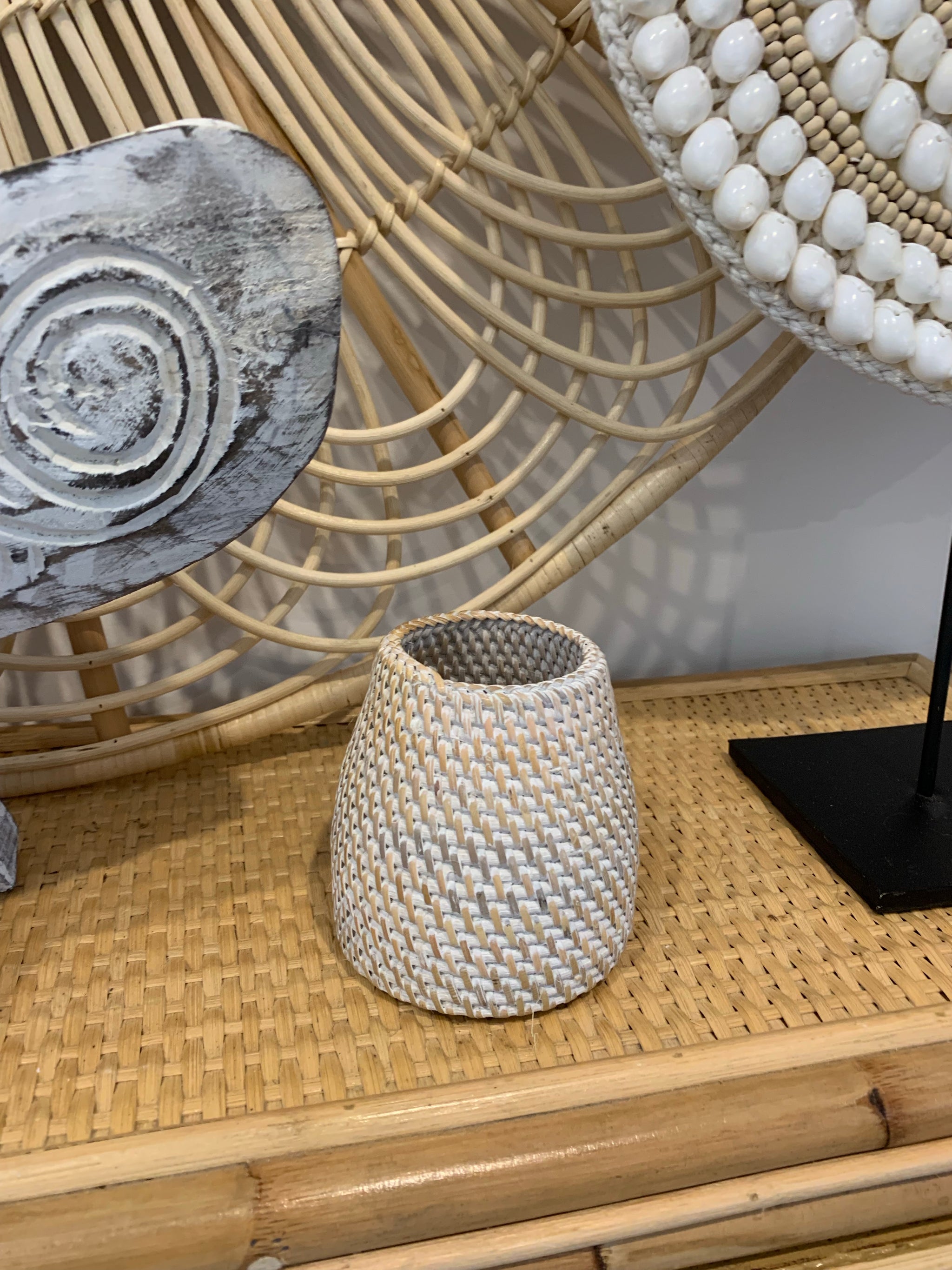 Small basket / pen holder. White wash