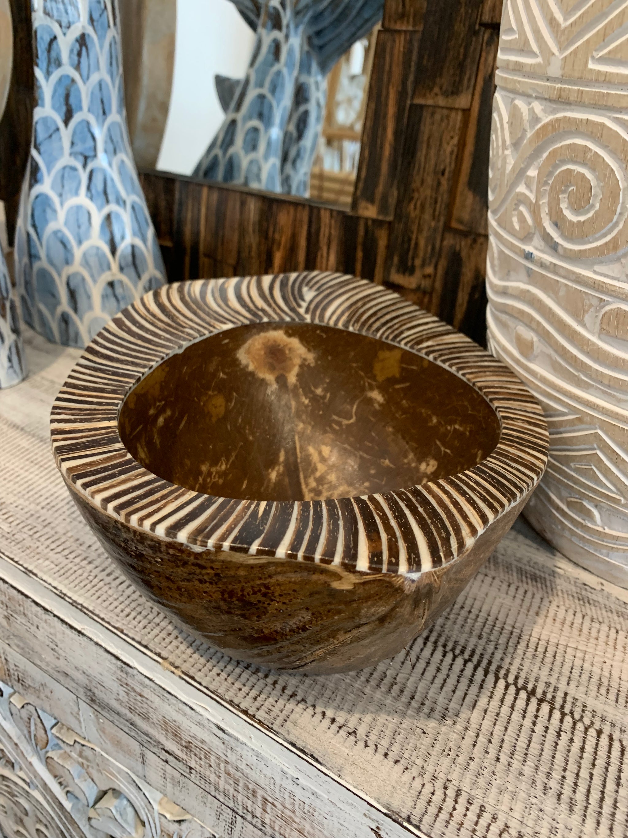 Coconut platter / bowl. Design 1