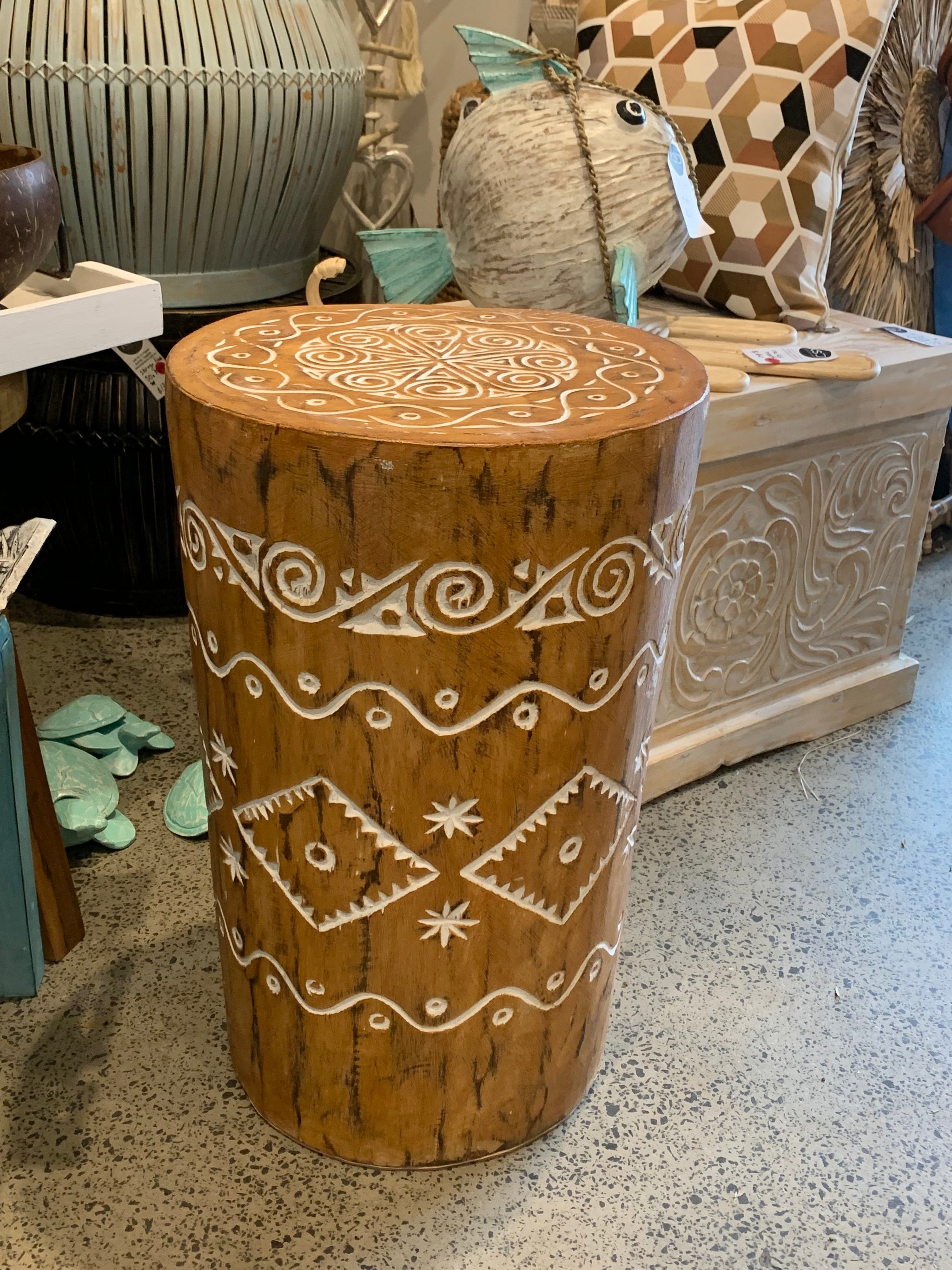 Natural handcarved side table / stool