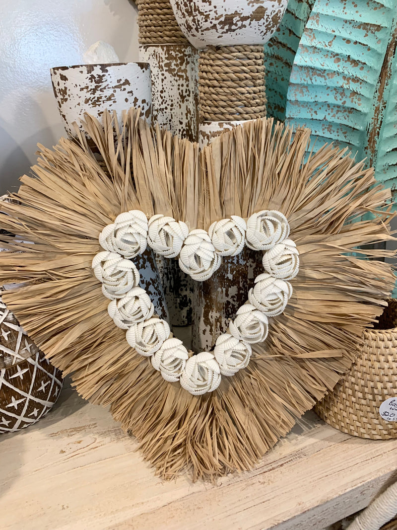 Raffia and shell heart M