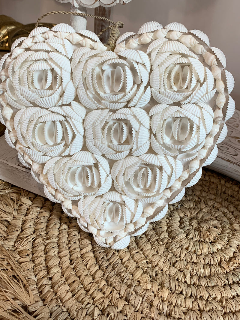 Shell heart with white shells 18cm L